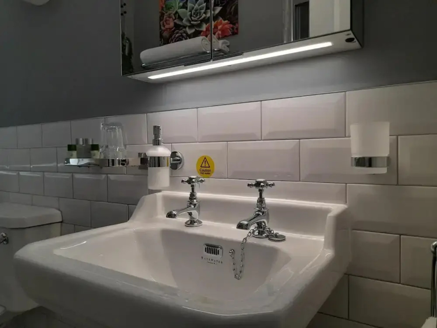 Crescent Lodge Guest House