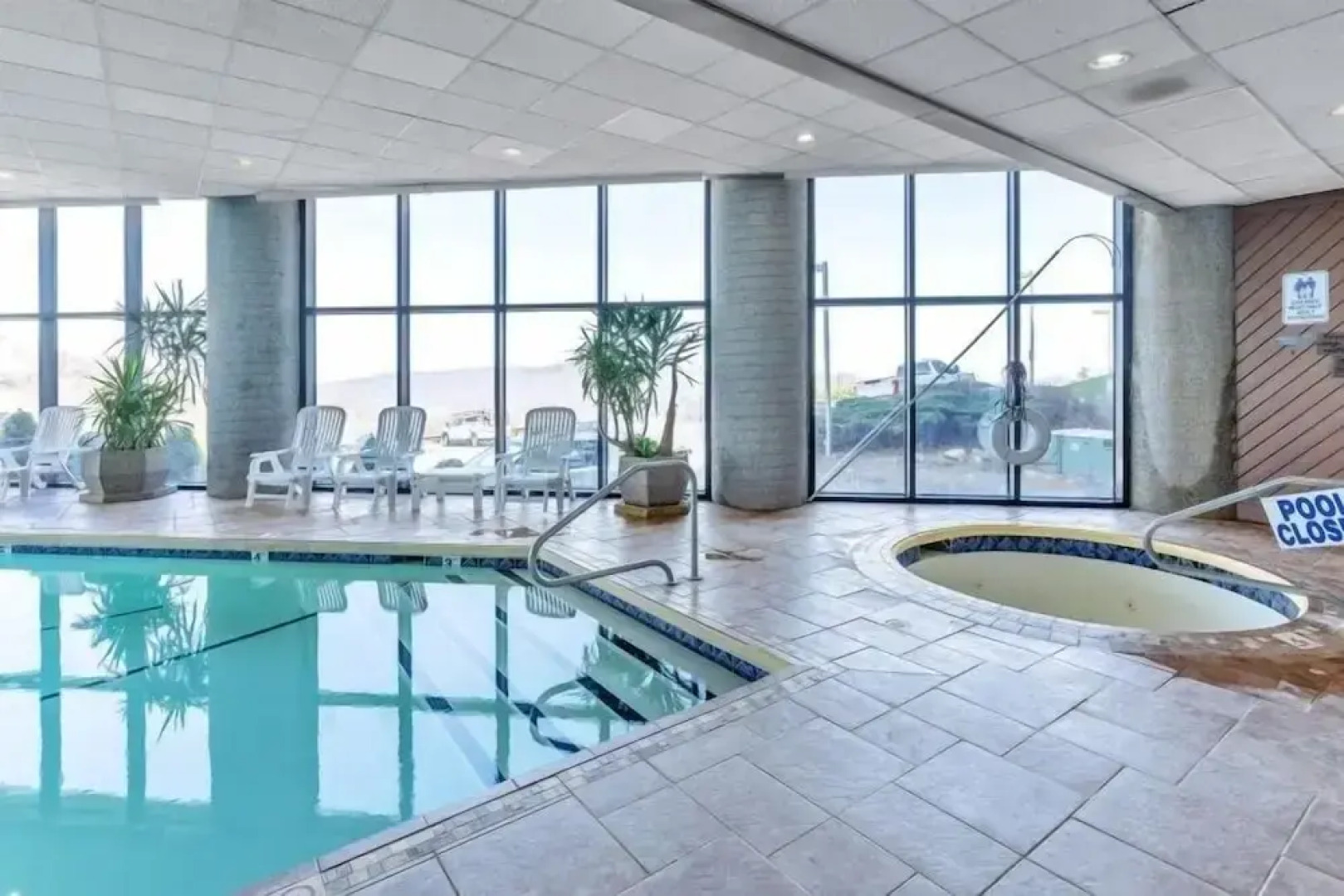 Handsome Condo, View in Sugar Mountain, Heated Pool & Jacuzzi by RedAwning