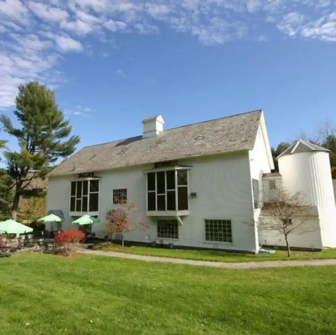 1896 House Country Inn - Barnside Inn