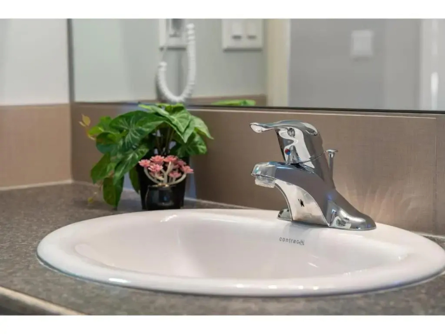 The Saturday I Sleeps 16 I BBQ & Patio I Fire Pit