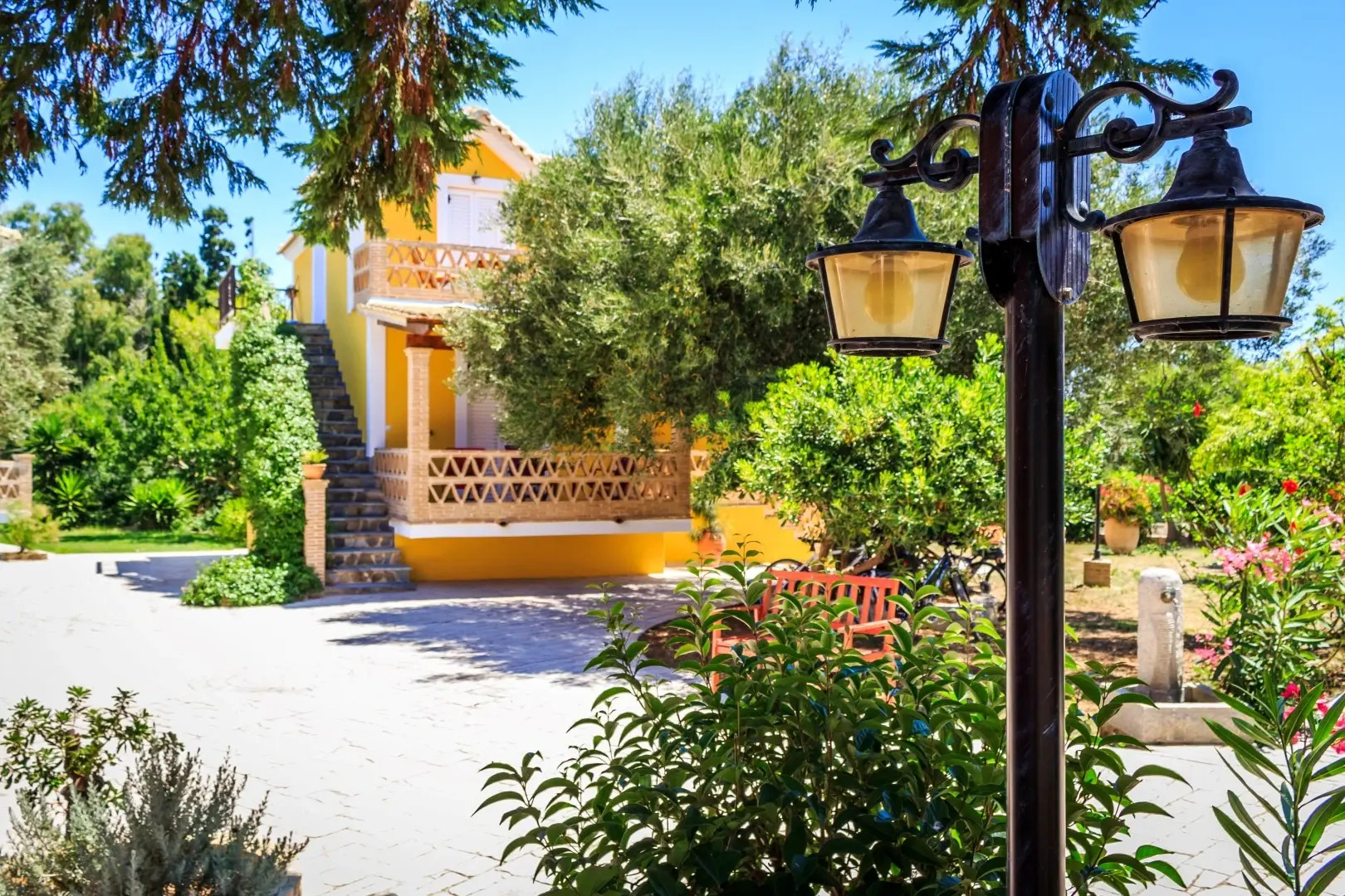 Porto Gerakas Villas & Apartments