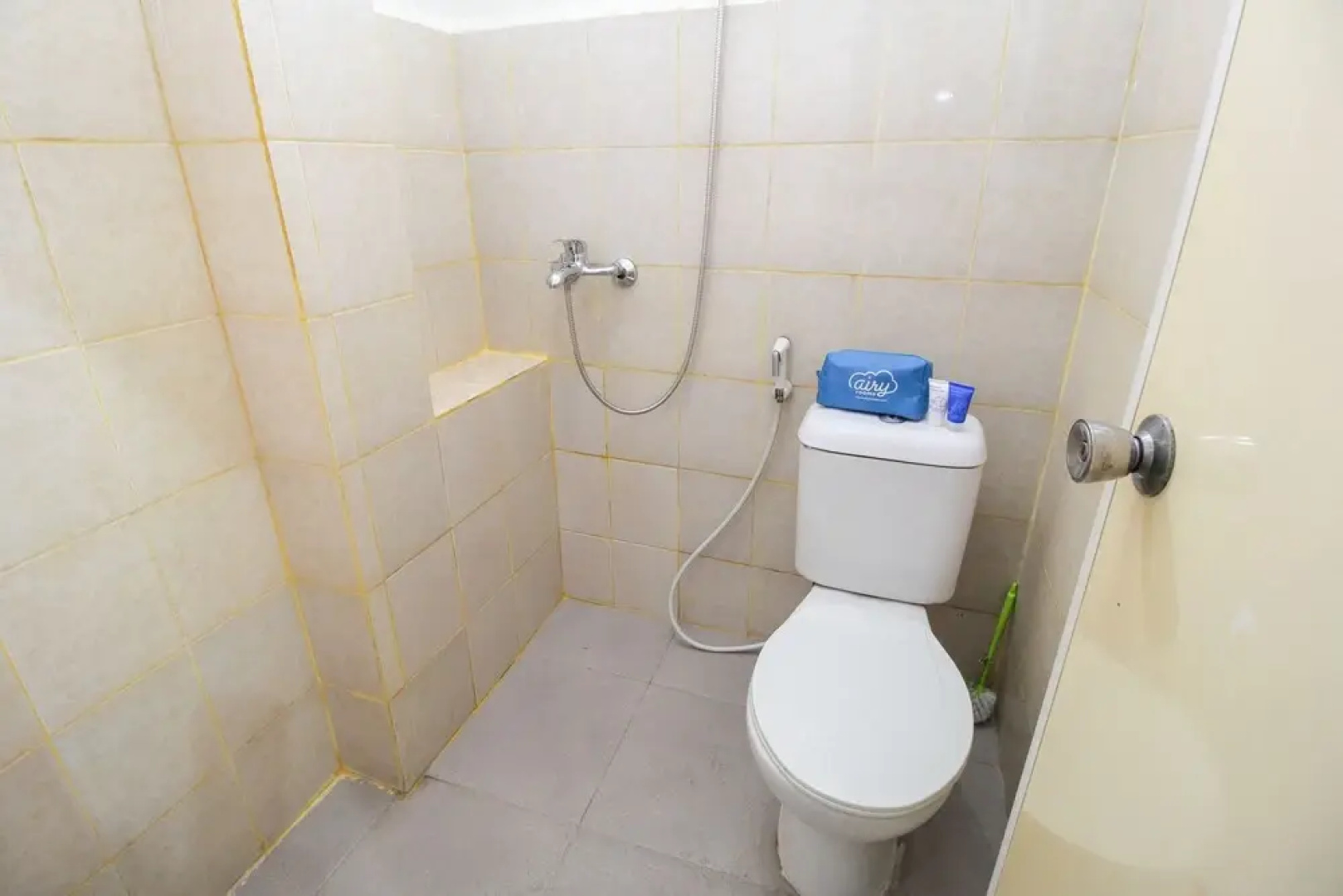Airy Eco Bintaro BTC Tangerang Selatan