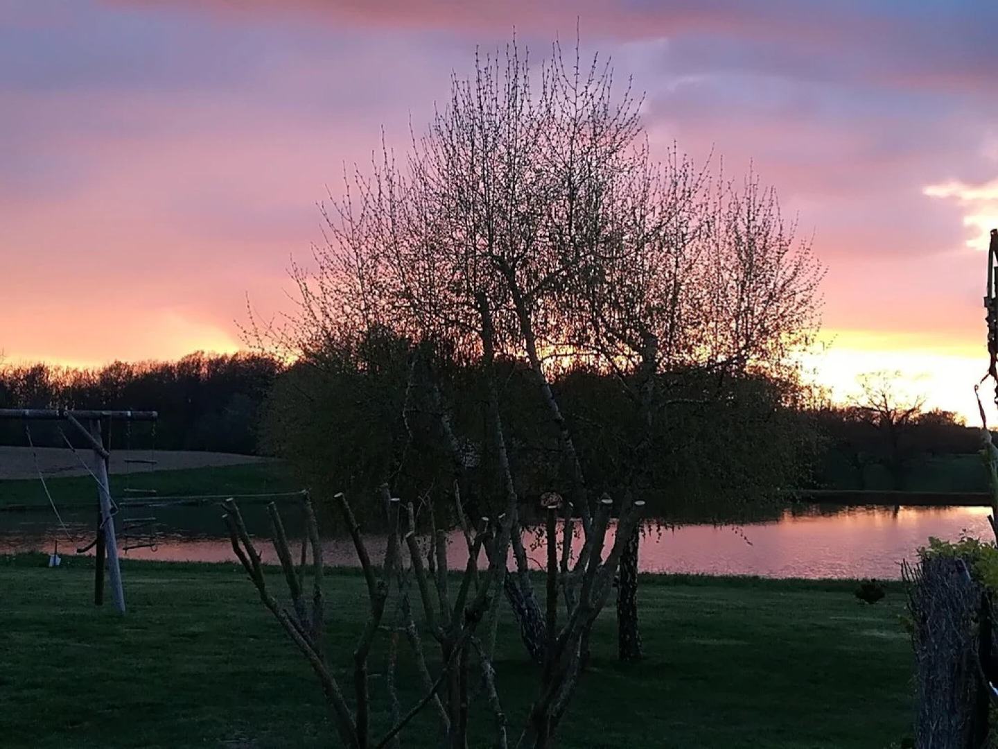 Villa With 3 Bedrooms In Lavergne, With Wonderful Lake View, Private Pool, Furnished Garden - 186 Km From The Beach