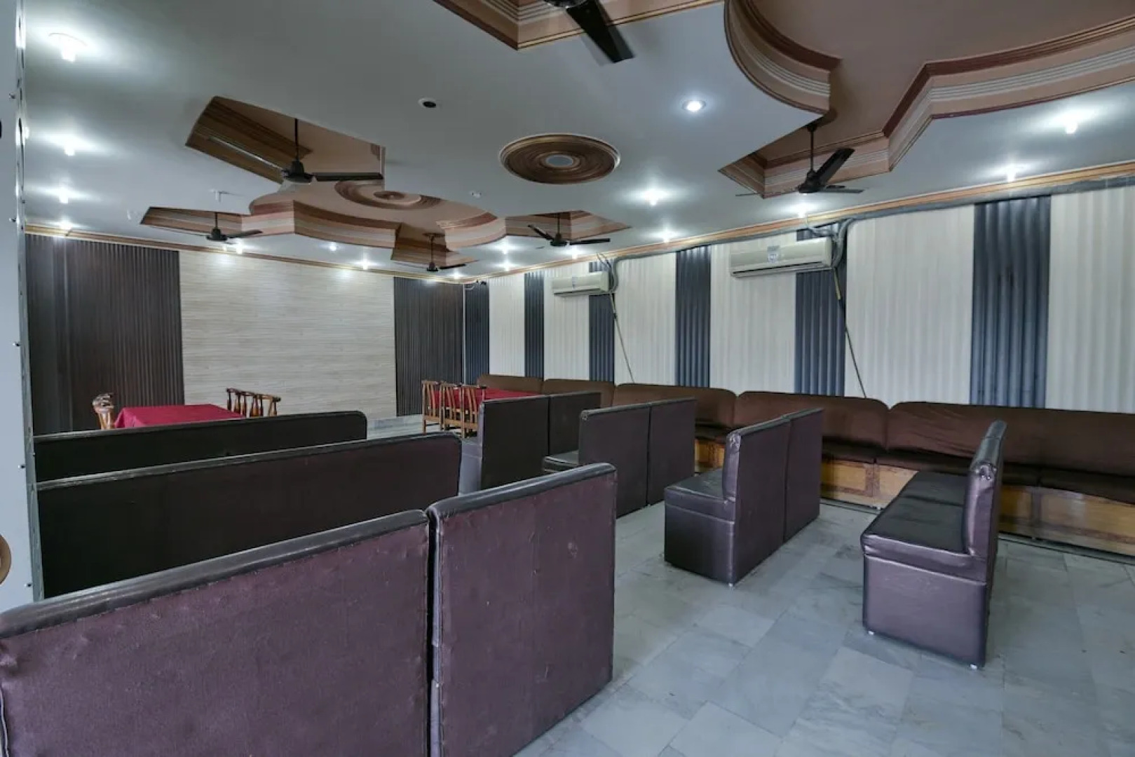 OYO 5851 Mehfil Hotel