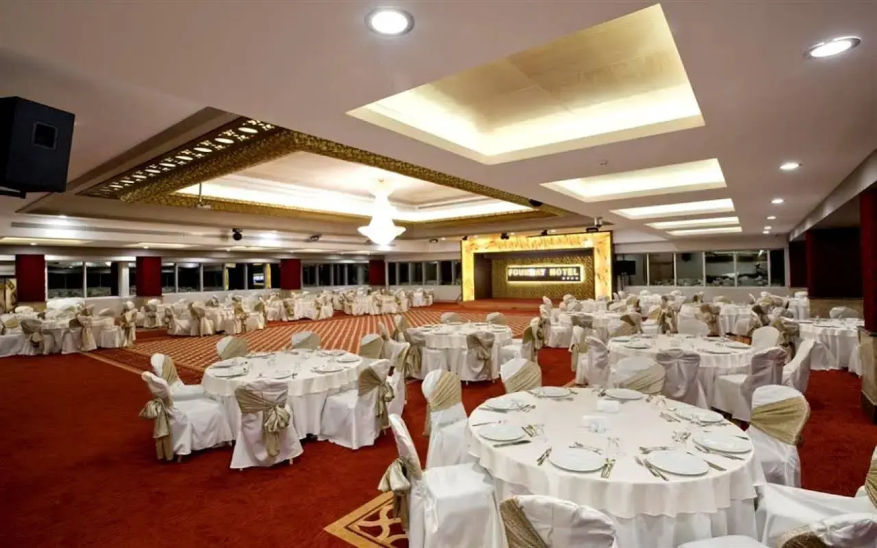 Fourway Hotel SPA & Restaurant