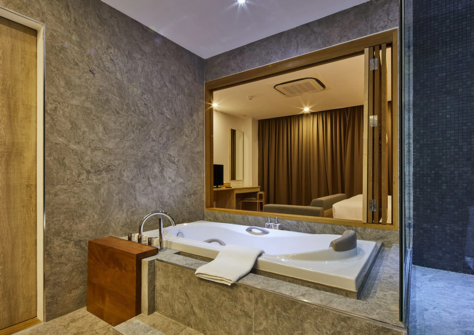 Serenity Hotel Spa & Onsen