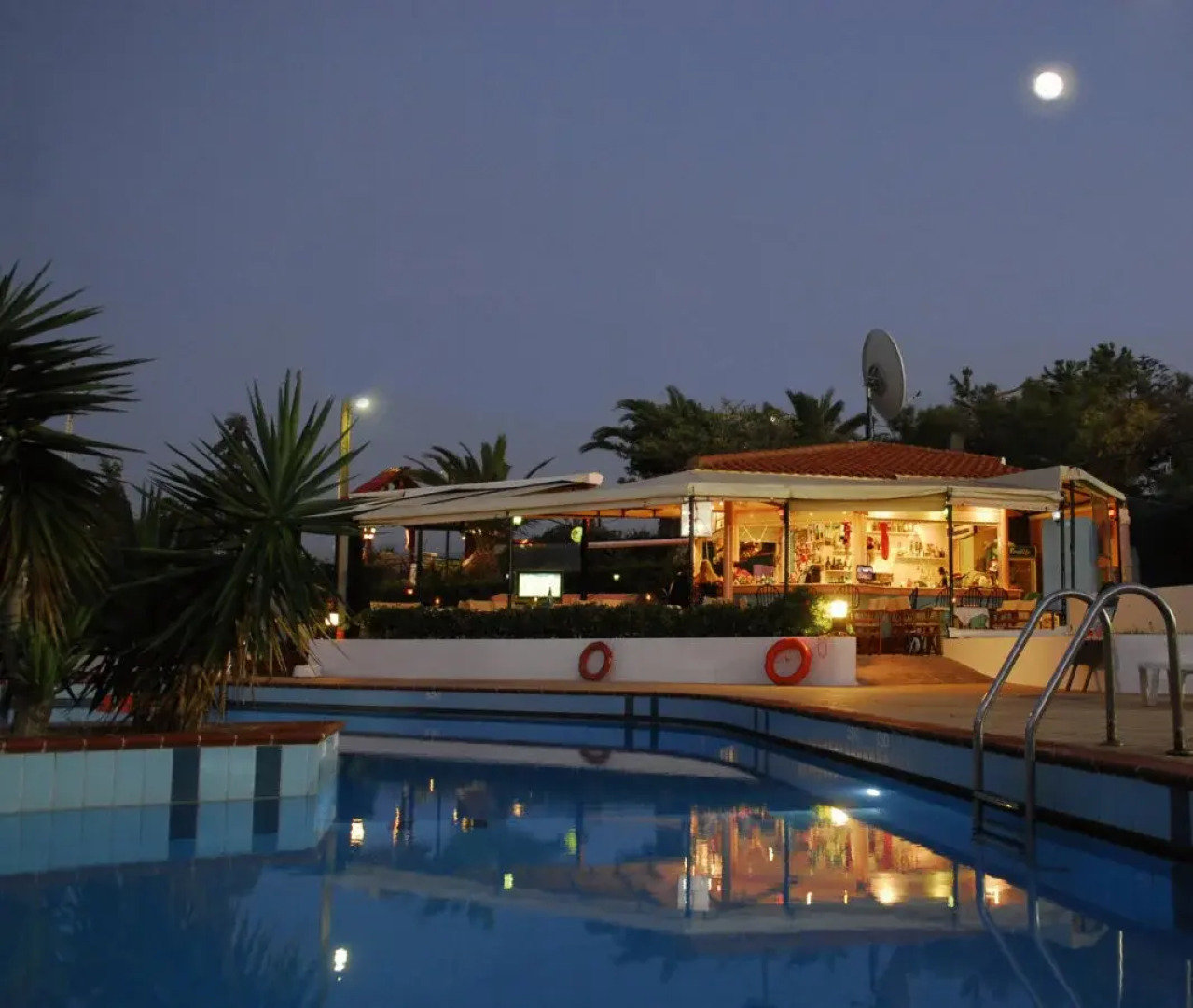 Golden Dream Apartments