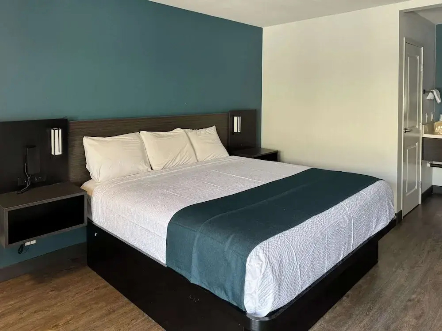 Studio 6 Suites Gardena, CA