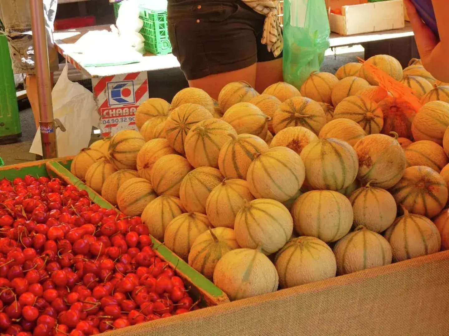 Charming Cottage With Pool and Beautiful Garden, 1 km From Faucon