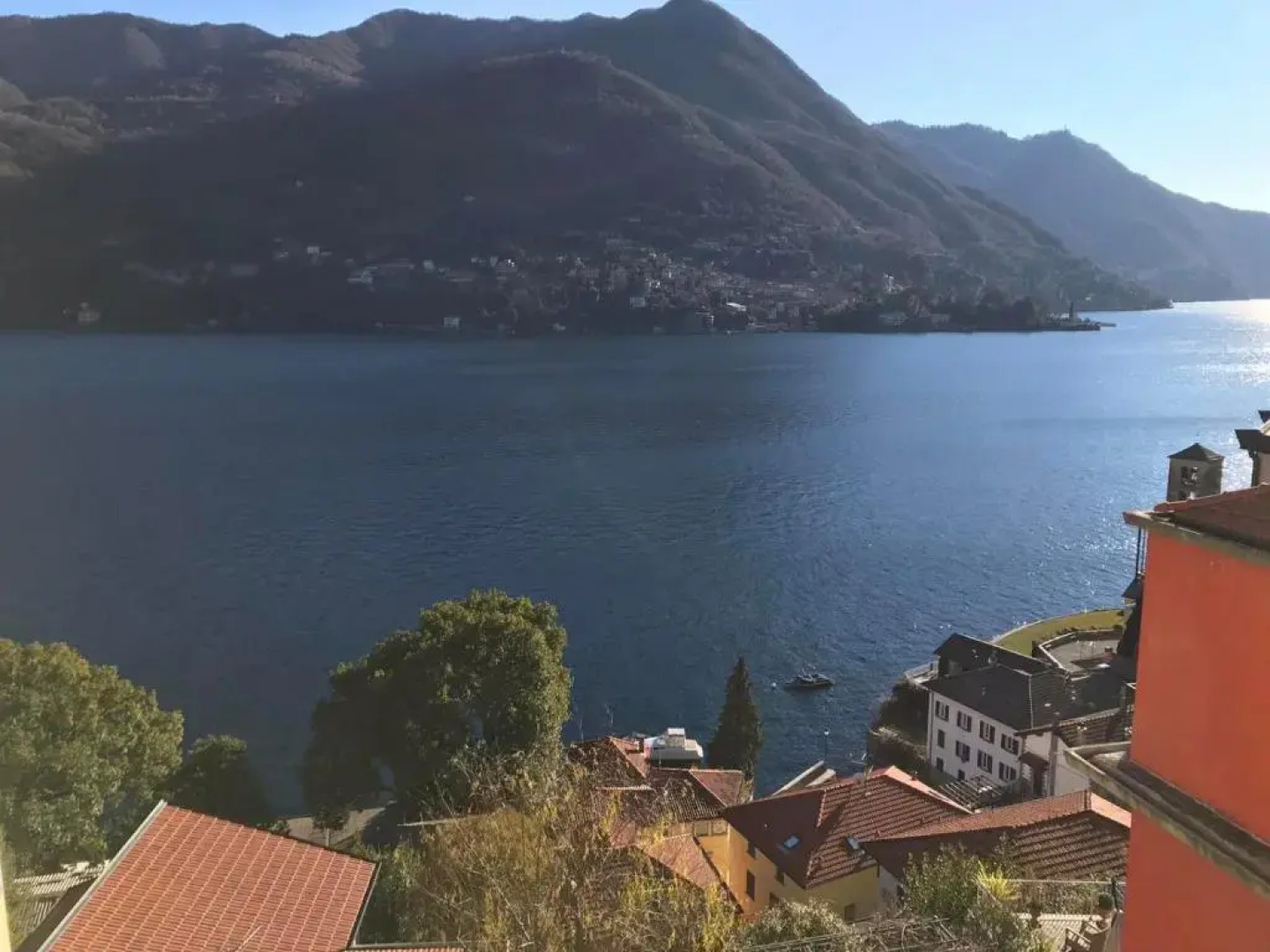 Carate 16 apartment with balcony & lake view