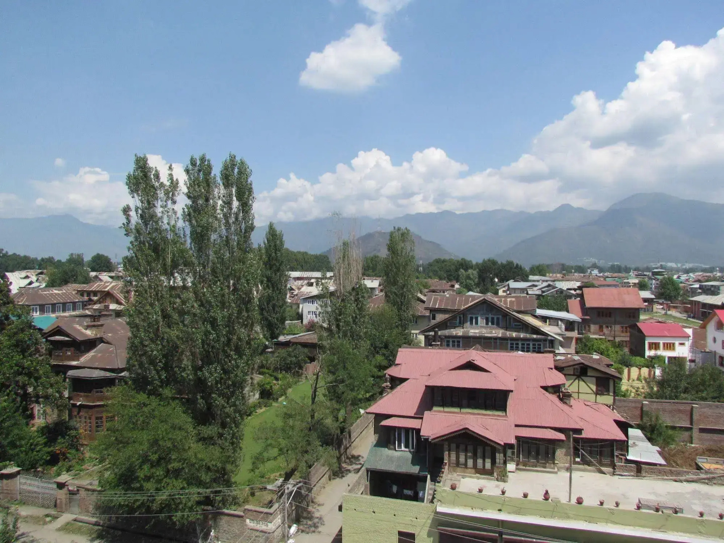 Hotel Pine Spring Srinagar Wazir Bagh