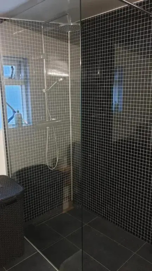 Grand-Inn Bar and Bed