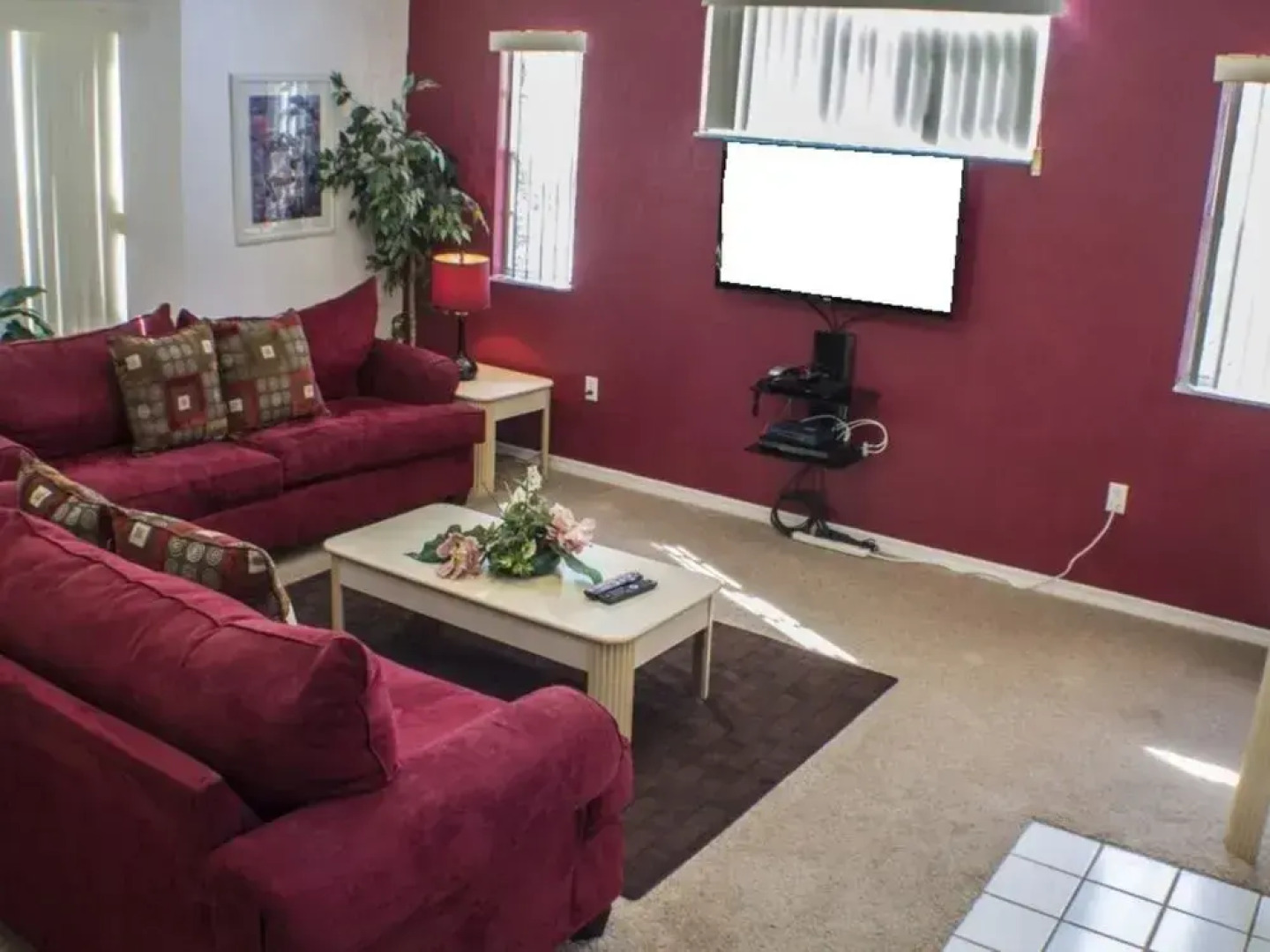 3 Bedrooms Condo by RedAwning