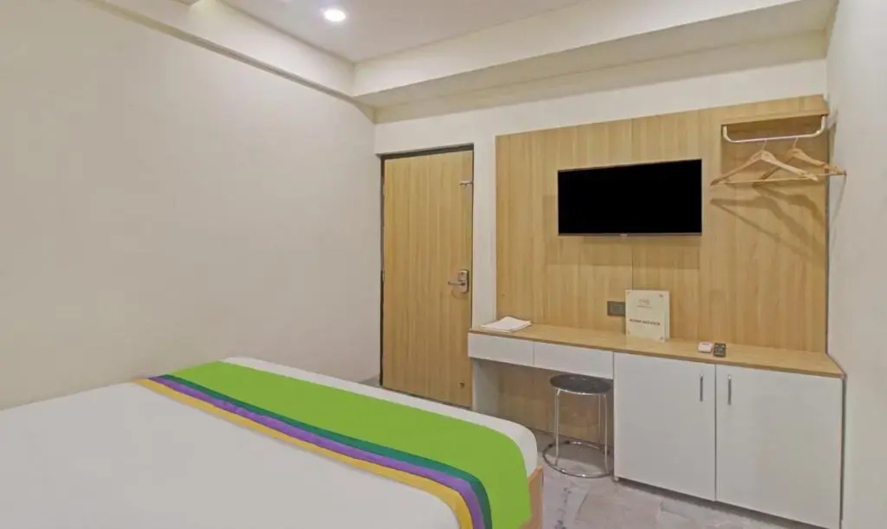 CAPITAL O64642 Hotel The Boss