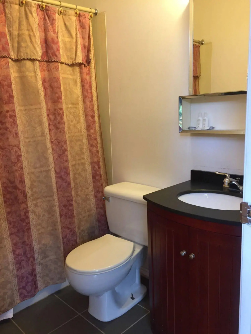 Holiday House Motel