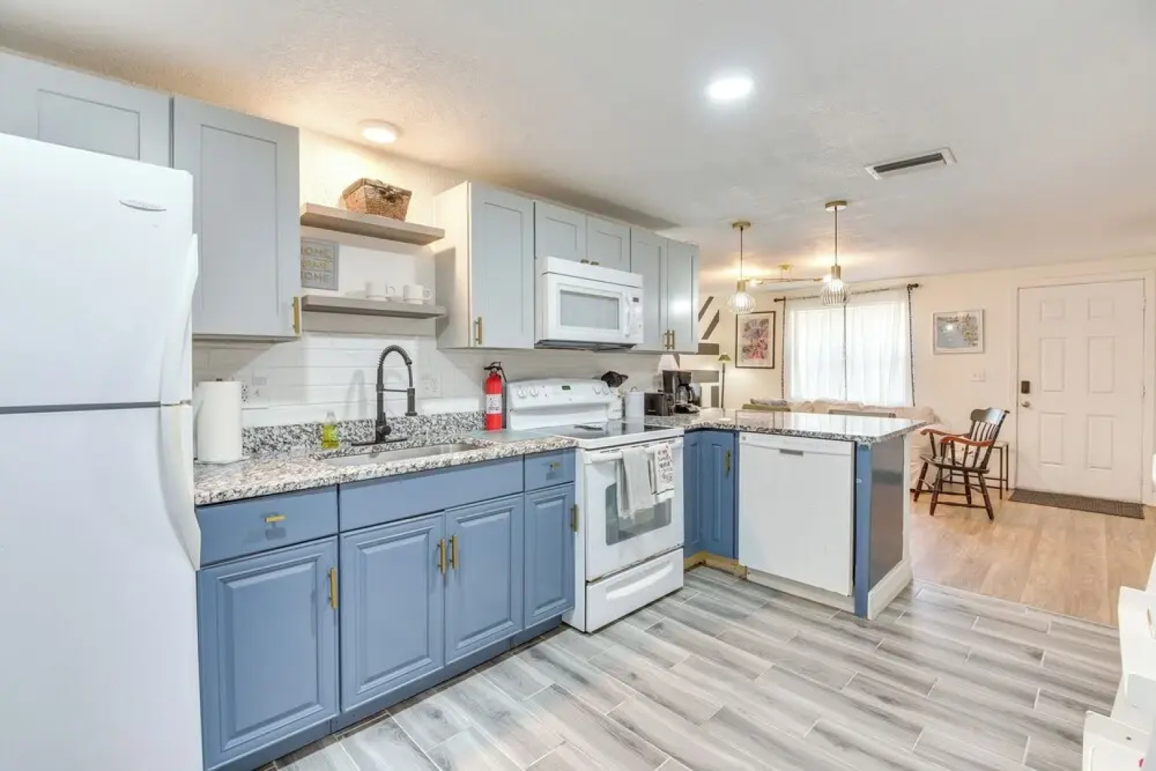 Pet-friendly Palmetto Duplex ~ 2 Mi to Riverwalk!