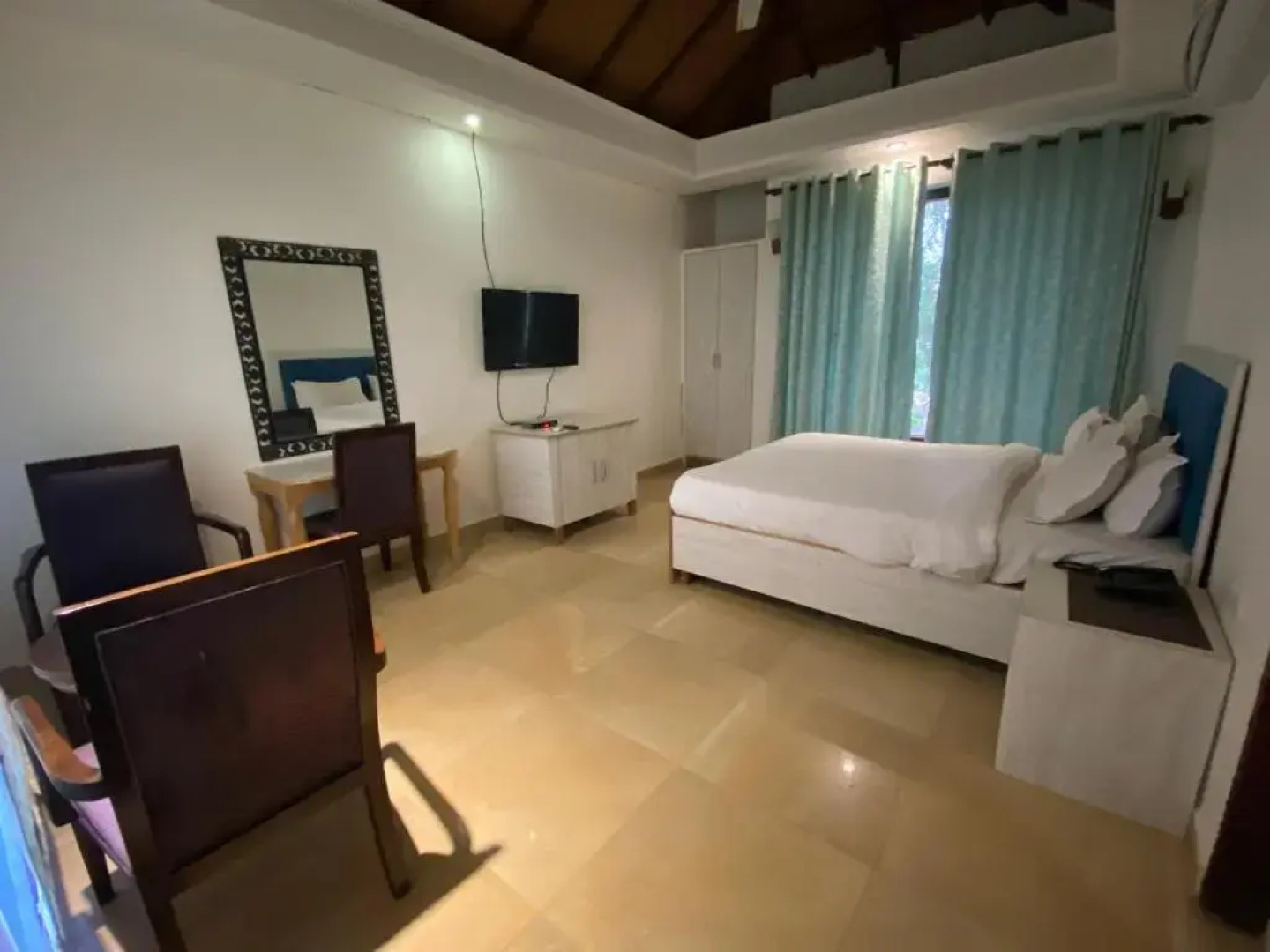 Grass Field Valley Resort