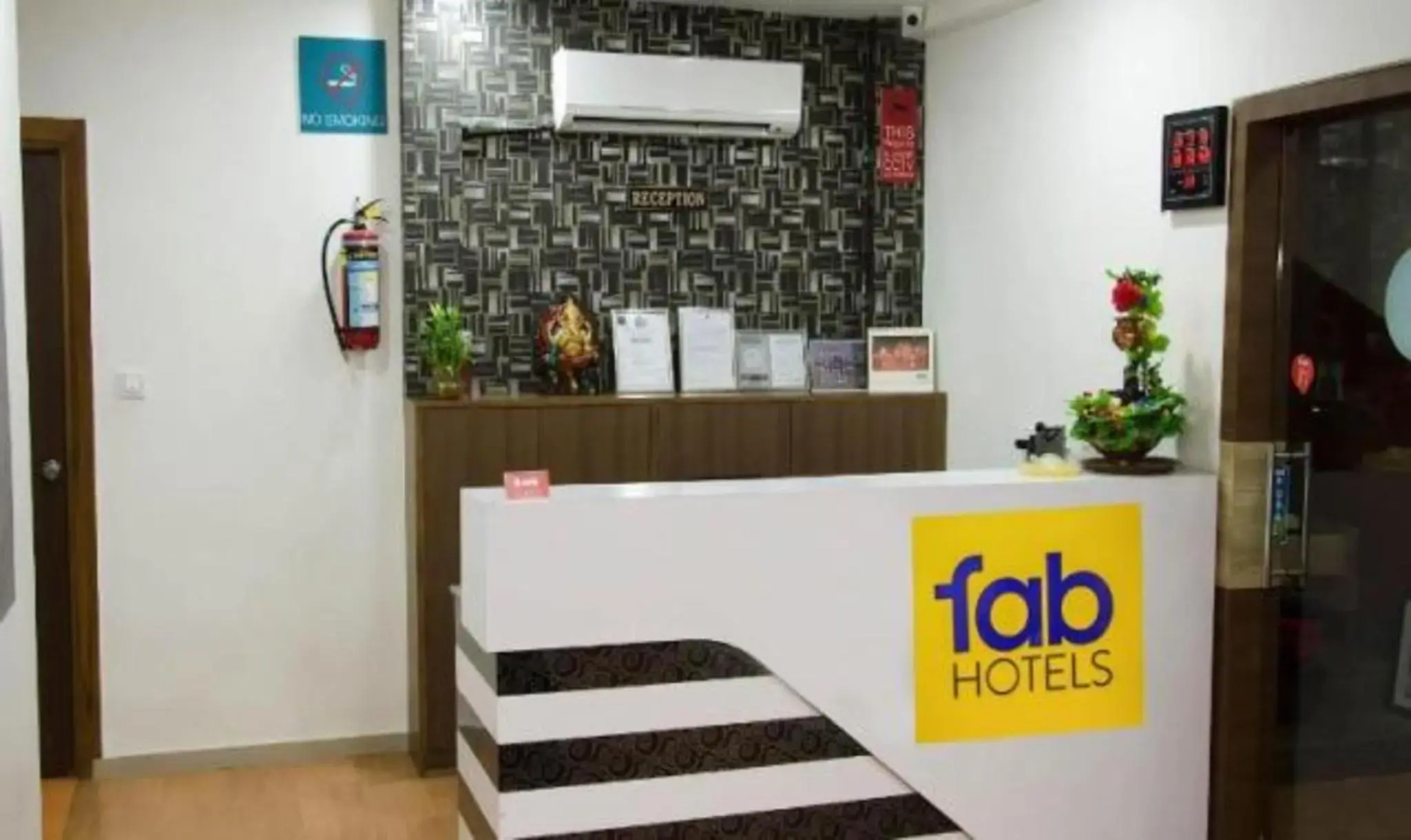 Fabexpress Relax Inn