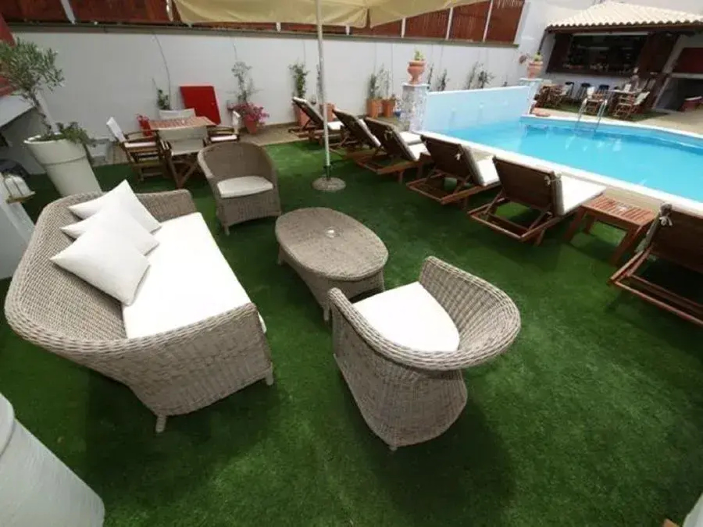 Talos Hotel & Apartments