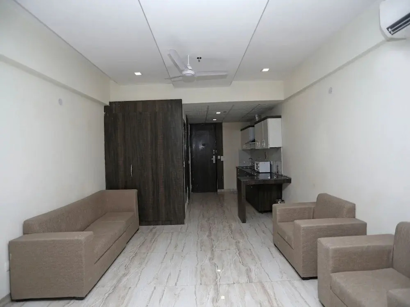 Capital O 13551 Haveli Palace