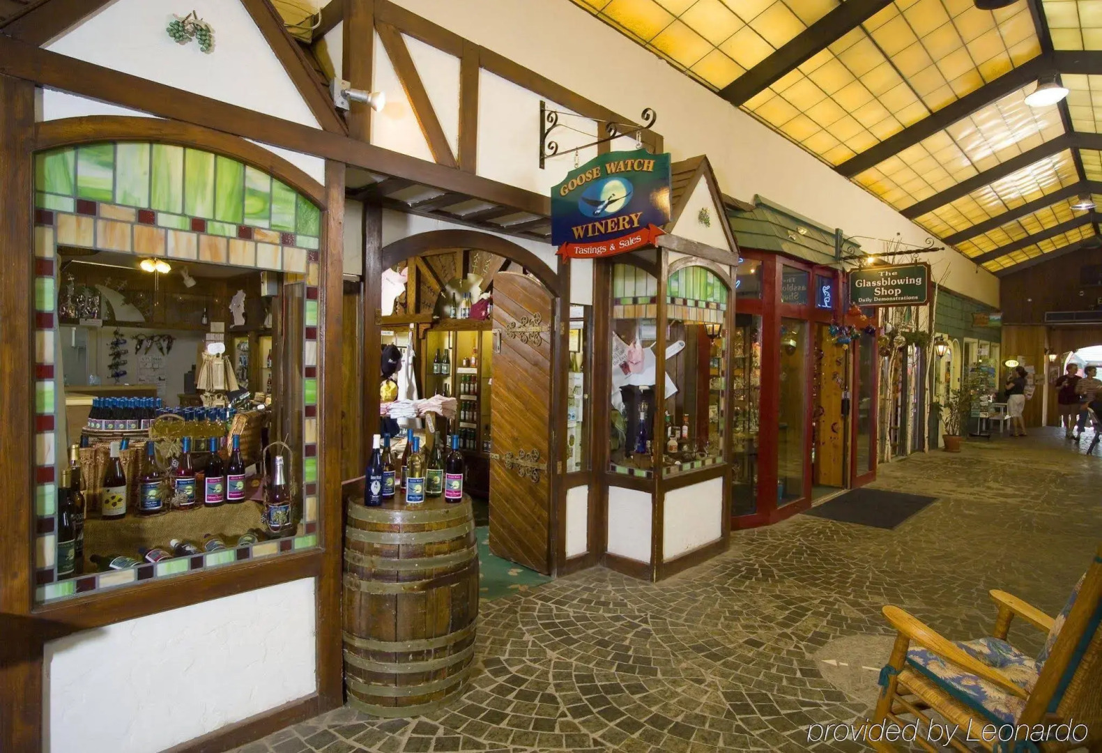 Golden Arrow Lakeside Resort