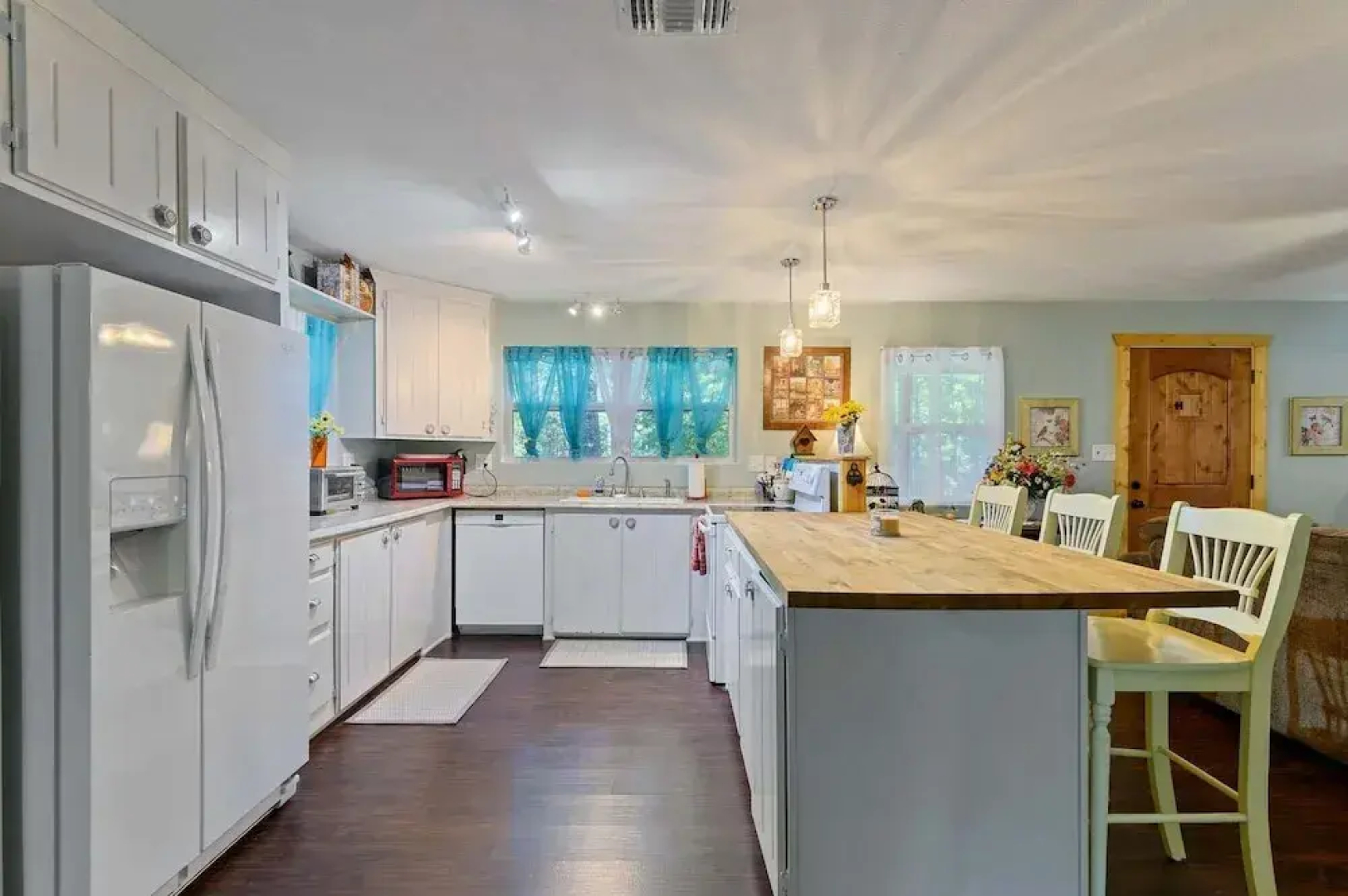 Family Friendly Cottage - Game Room+firepit+smores