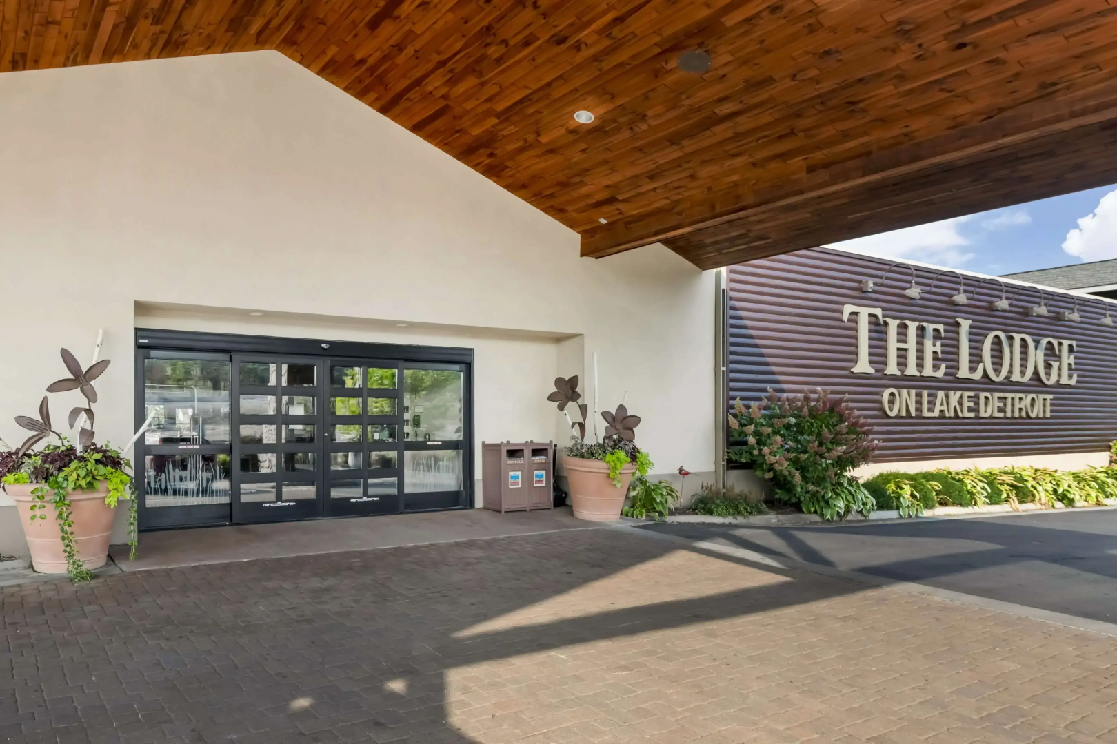 Best Western Premier The Lodge on Lake Detroit