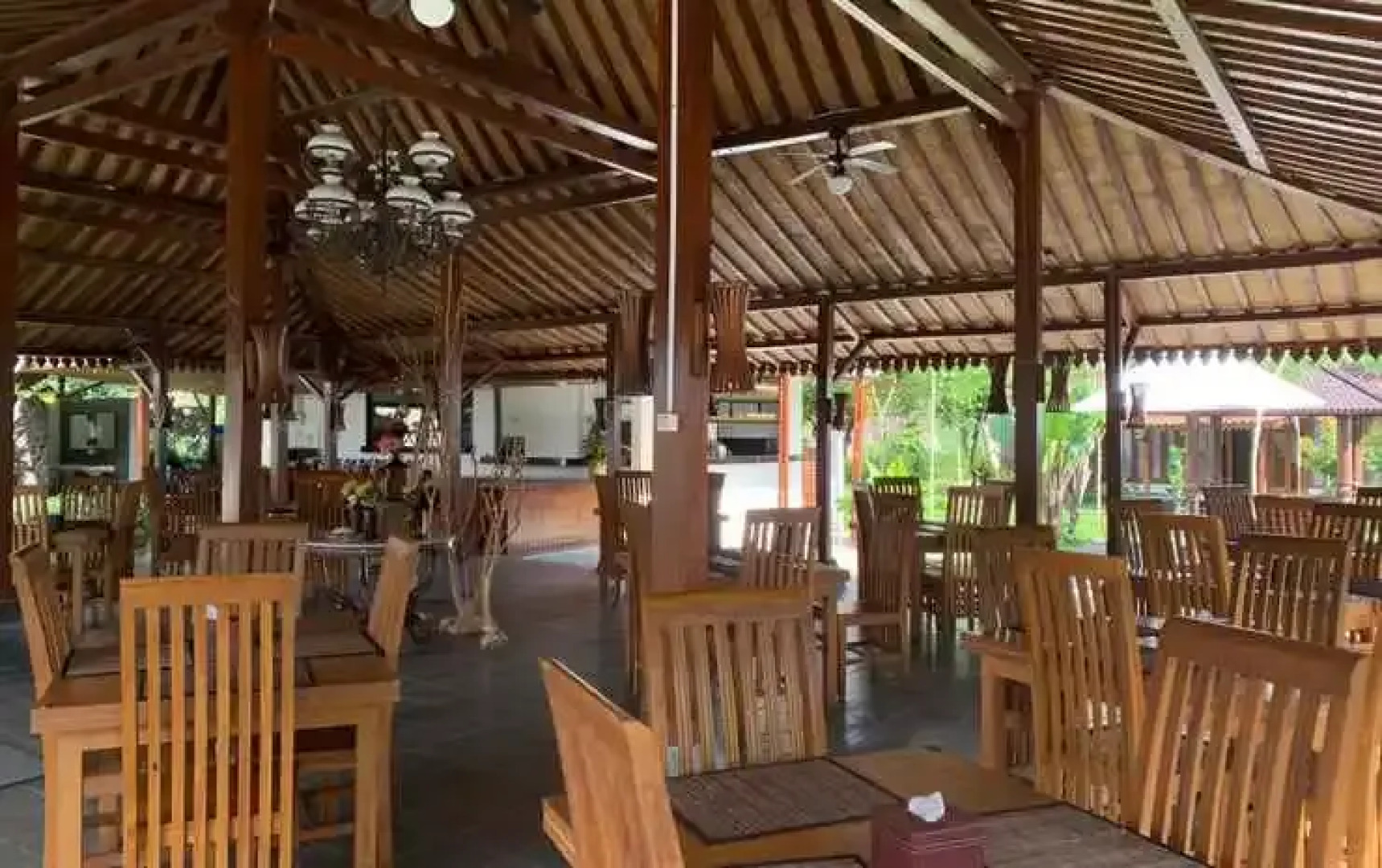 The Nalaya Hotel & Resto