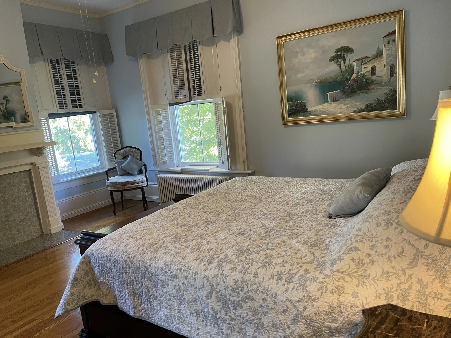 Chez Lindsey Bed & Breakfast