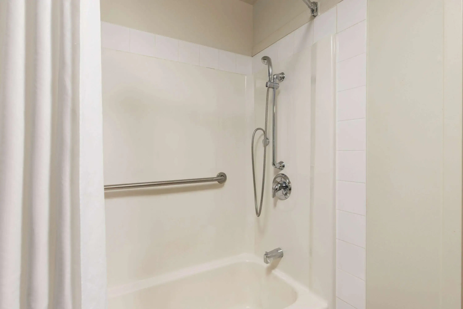 Super 8 by Wyndham Sainte Agathe Des Monts