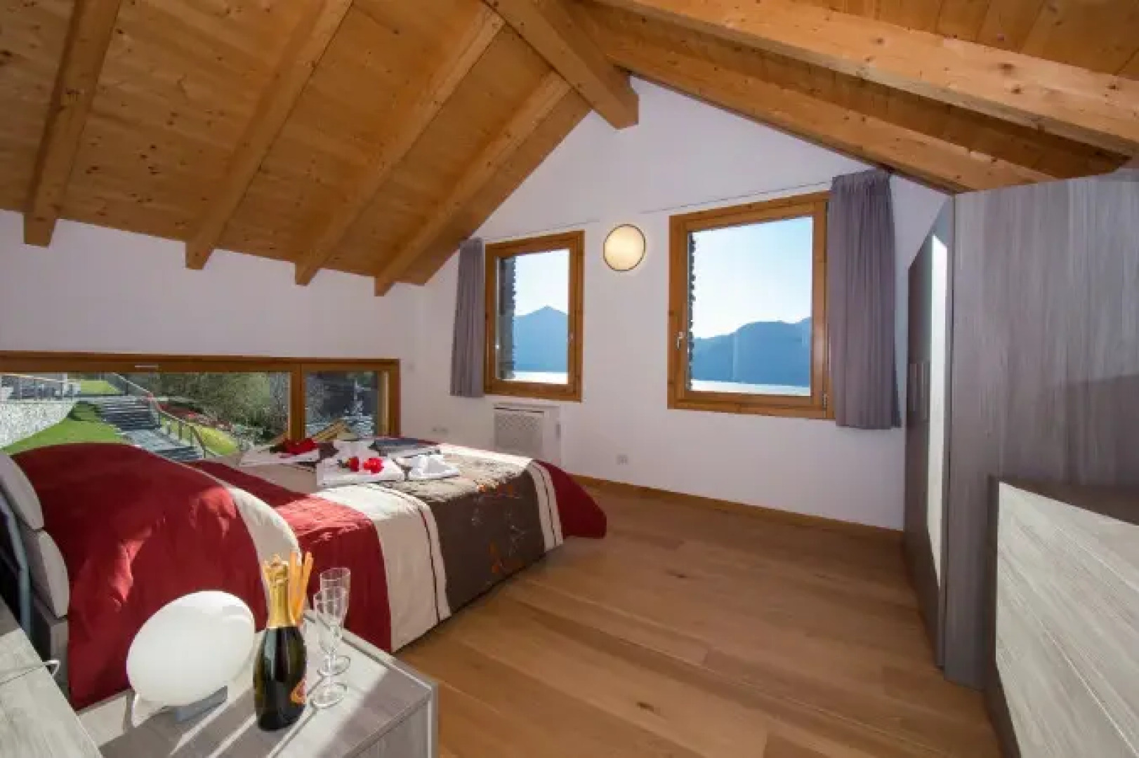 Paradiso del Lago T2