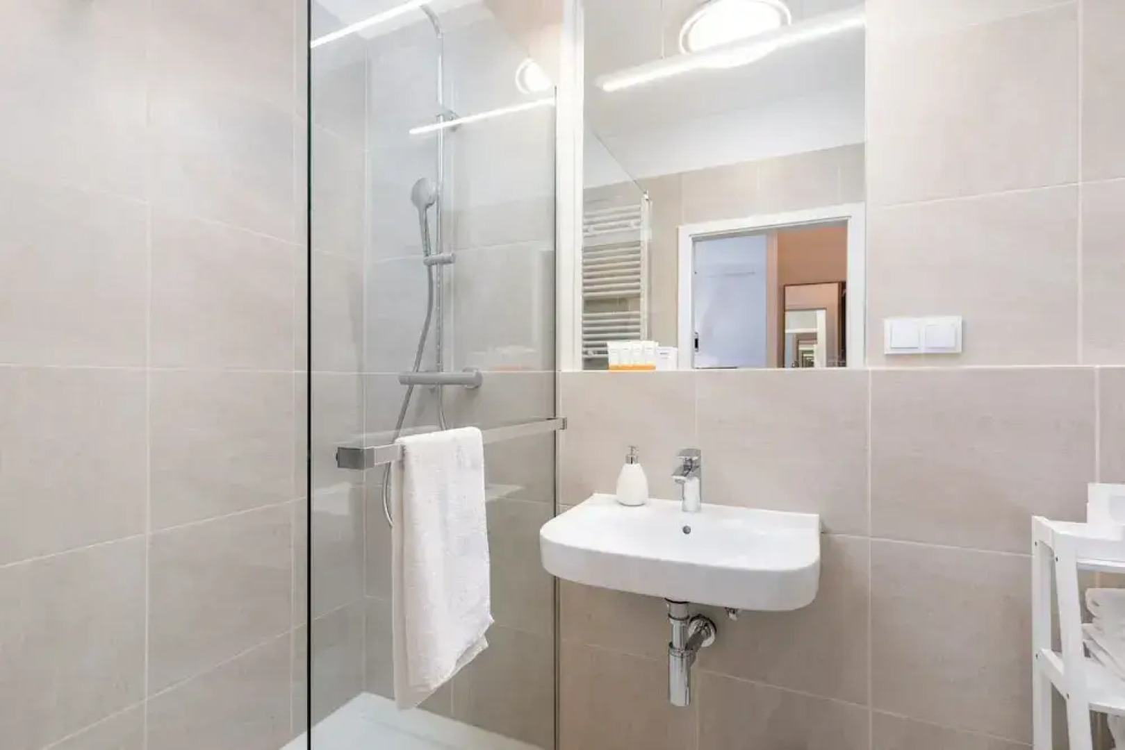 Apartment Spadochroniarzy by Renters