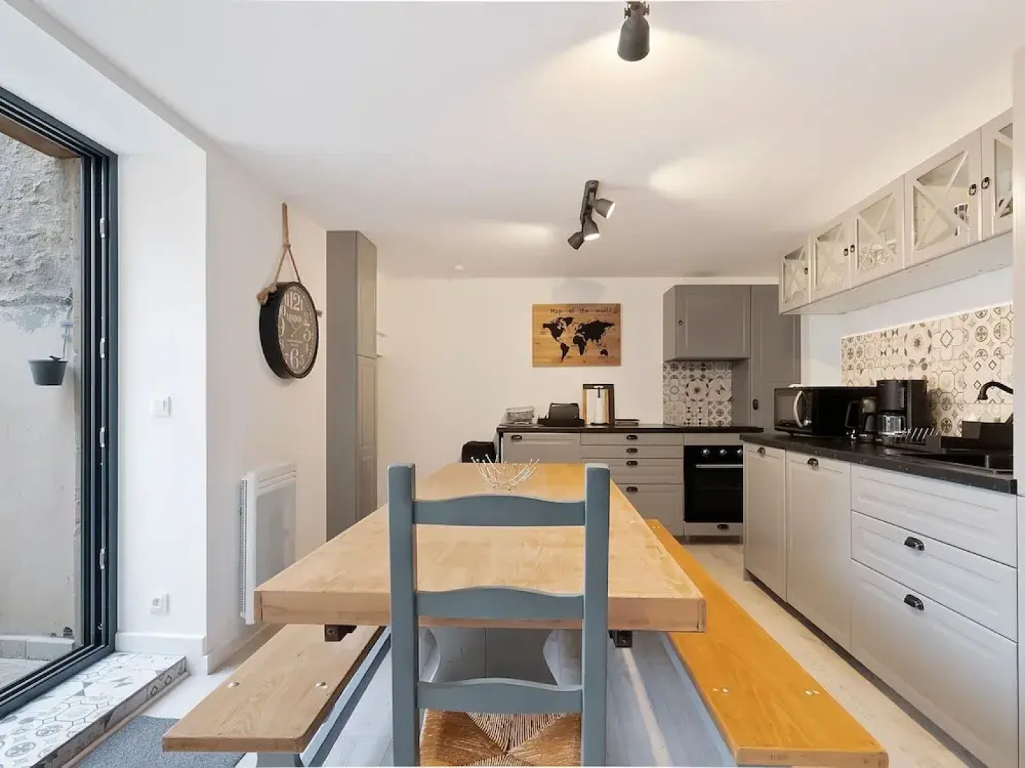 Fascinating Apartment in Bayeux With Communal Terrace/living Room and Kitchen