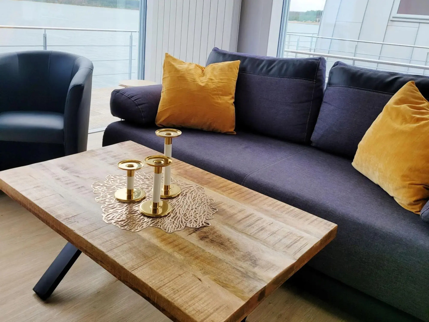 Apartment in a floating house on the Geierswalder See