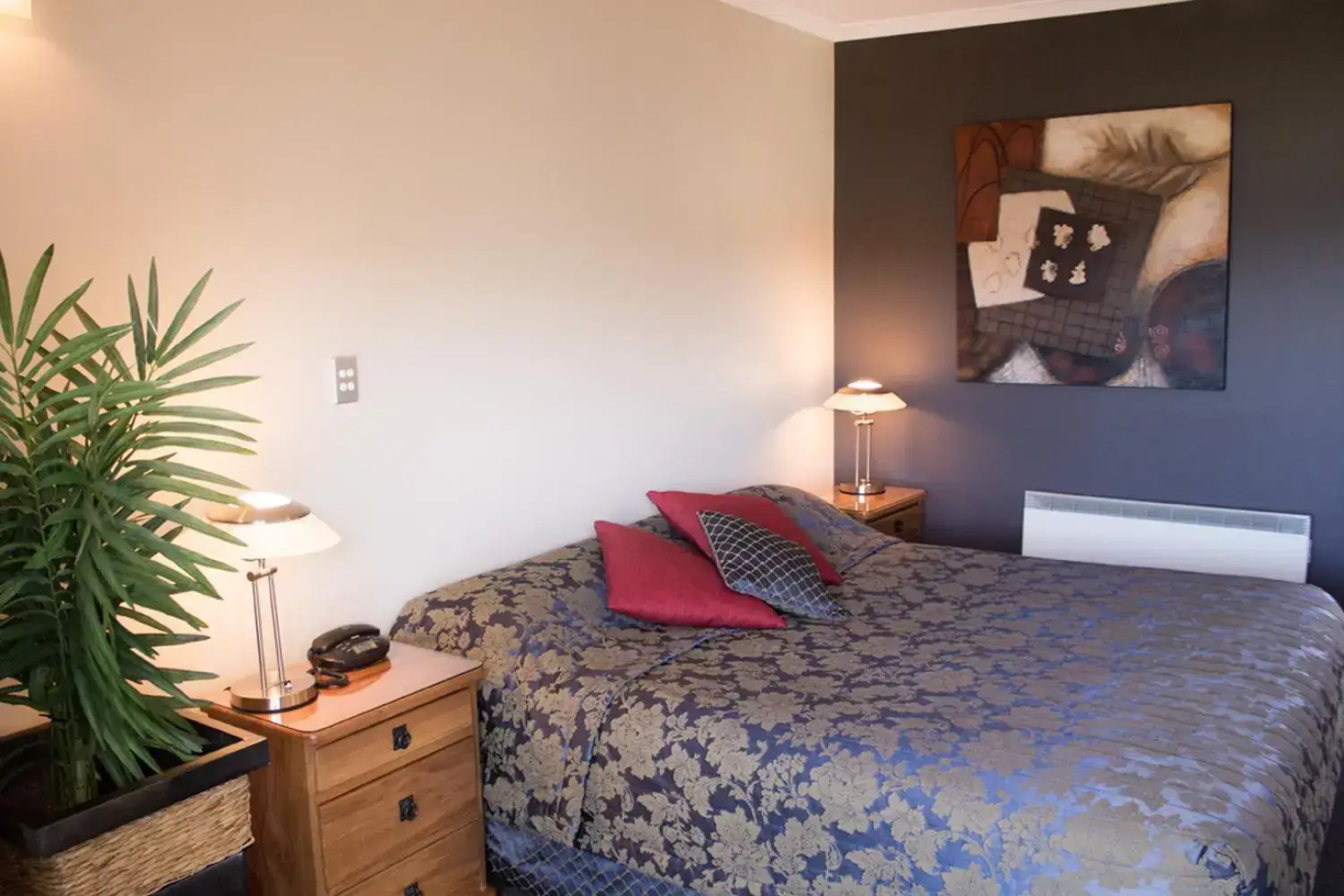 Picton Beachcomber Inn