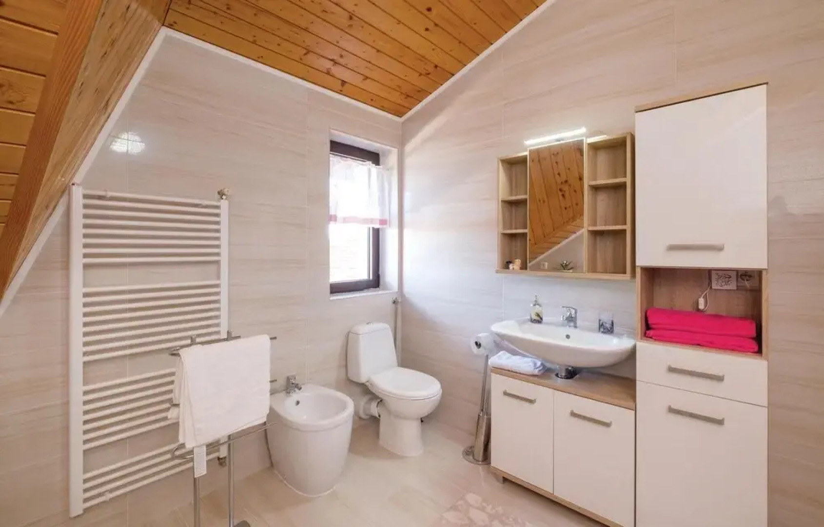 Awesome Apartment in Velika Gorica With 2 Bedrooms and Wifi