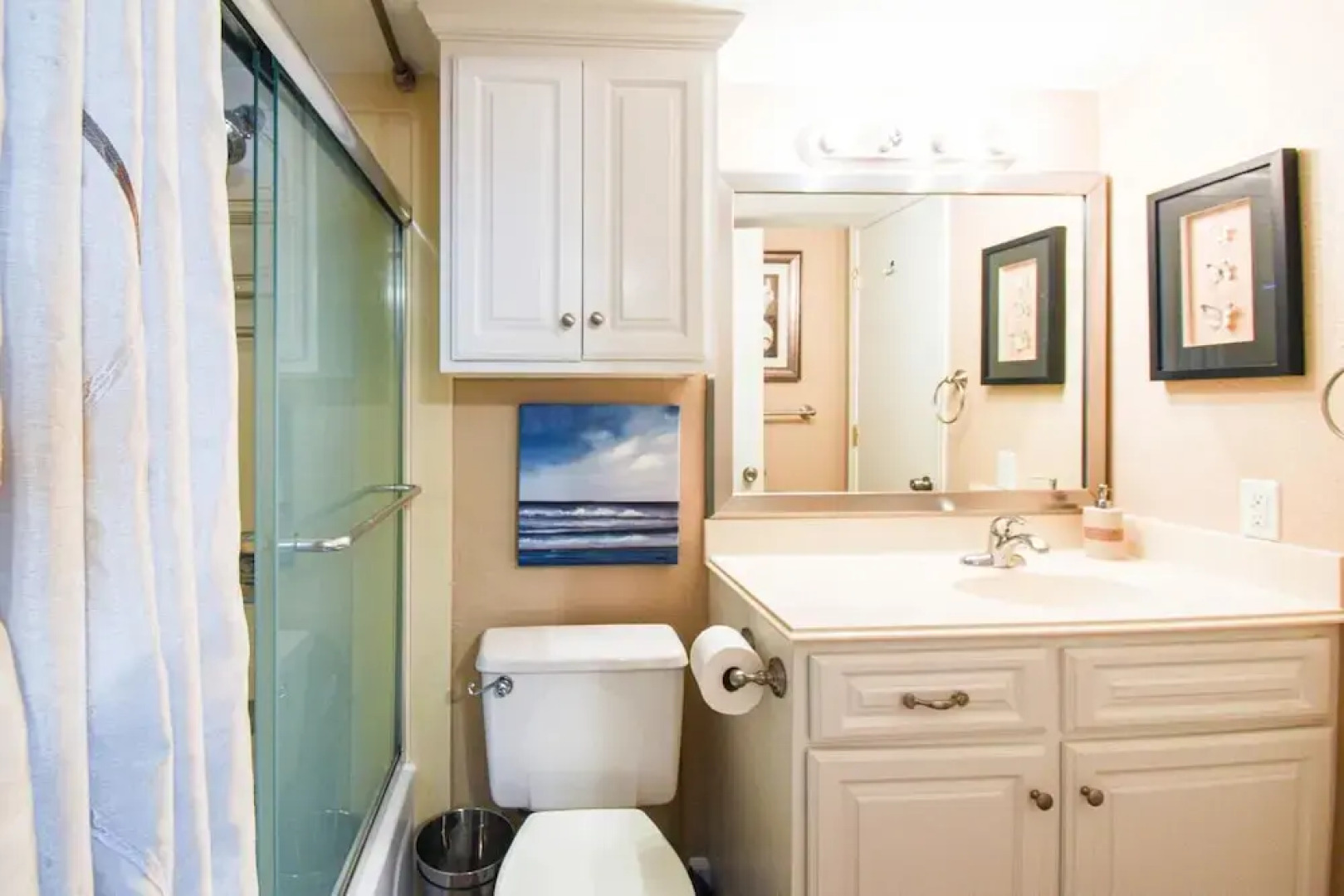 Seascape 2216 Hotel Room