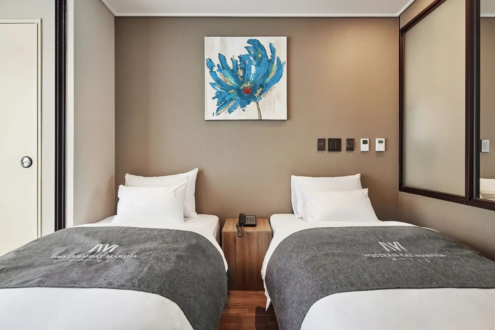 Western Bay Marina Hotel