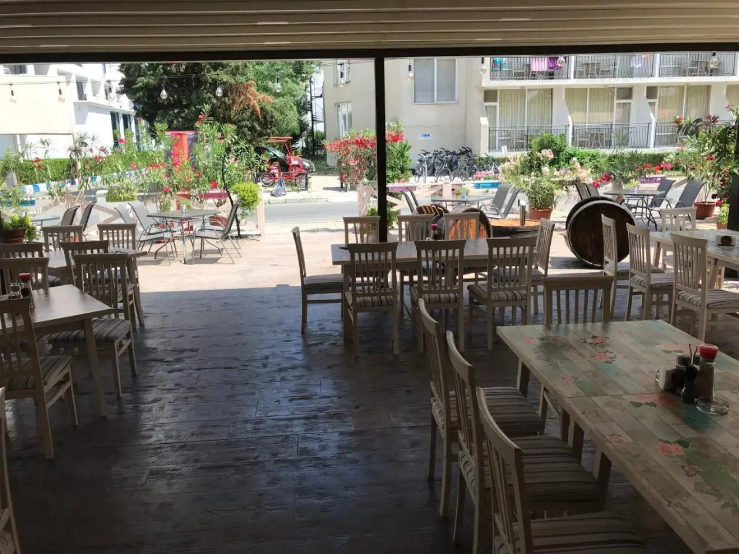 Oleander House And Tennis Club