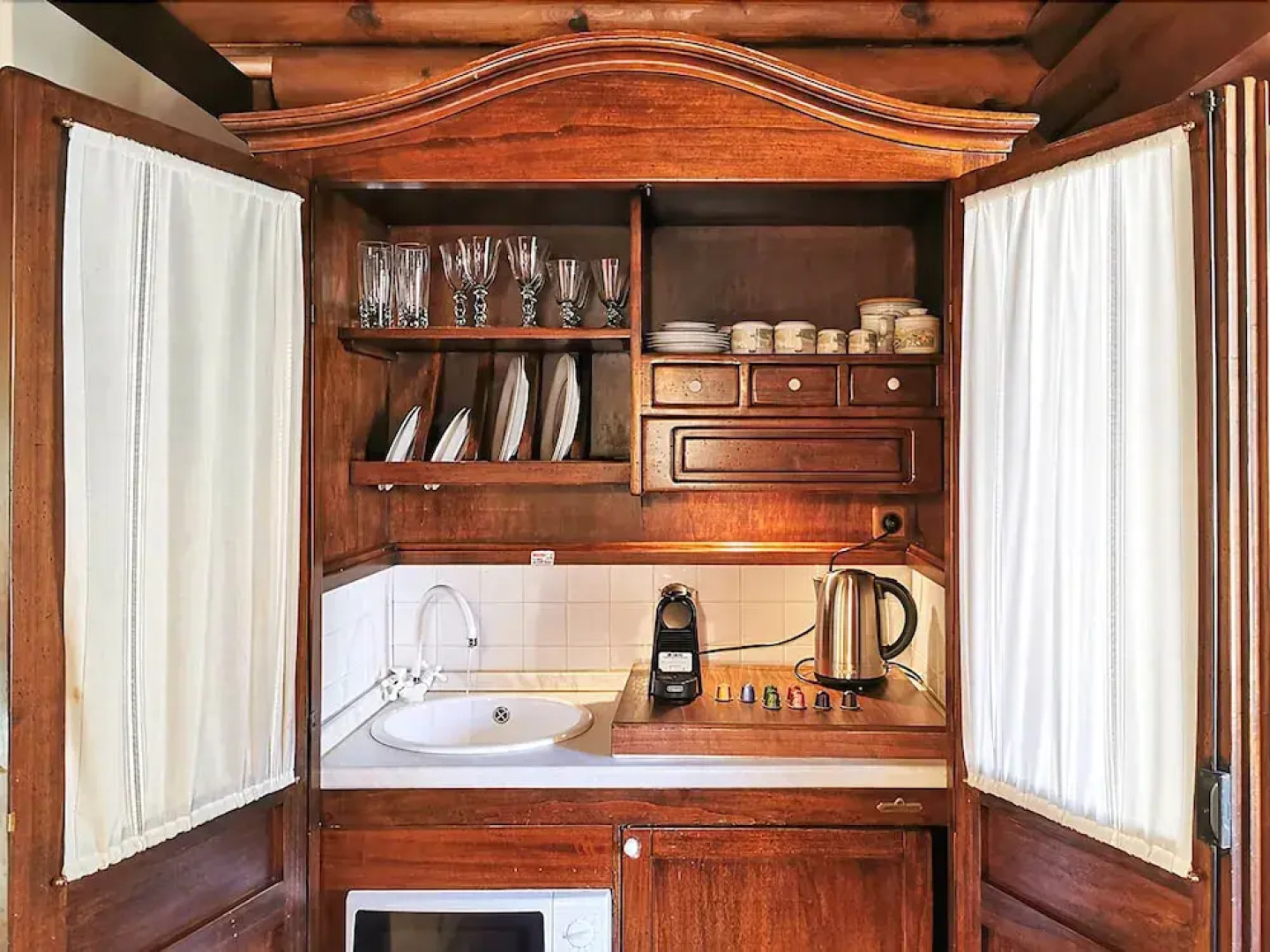 All Seasons Paradise