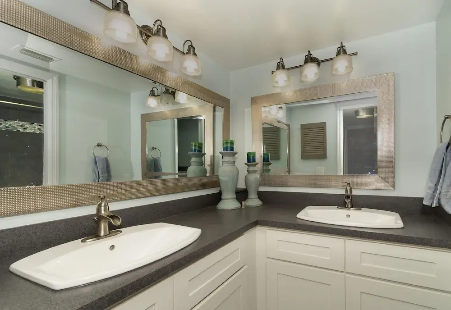 Tastefully Decorated Sea Woods Veranda Close to Pool Fitness Room Sv162