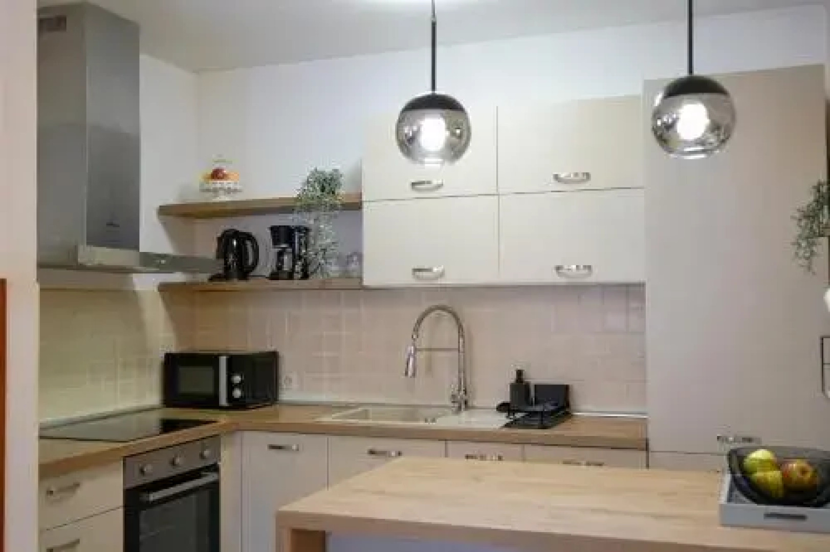 Villa Leon, Wonderful Family Apartment with Pool