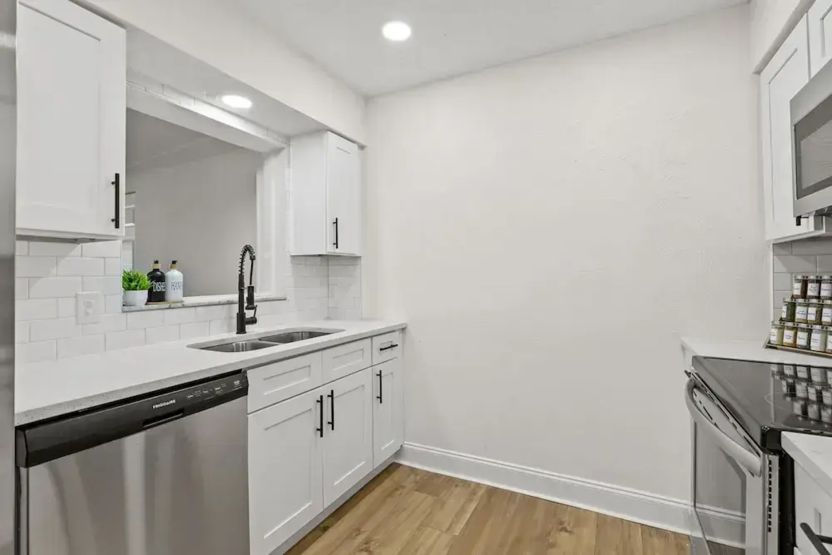 Sunny Palmetto Oasis: 4br Home With Private Pool 4 Bedroom Home by RedAwning