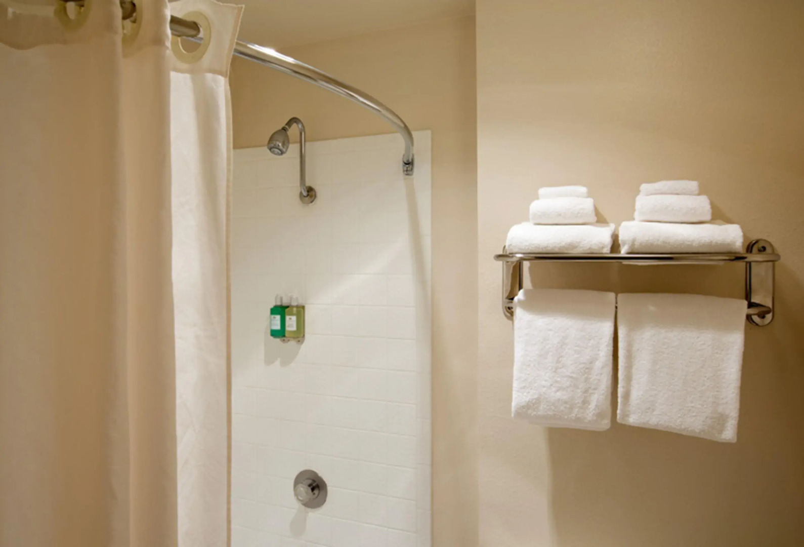 Coast Inn at Lake Hood