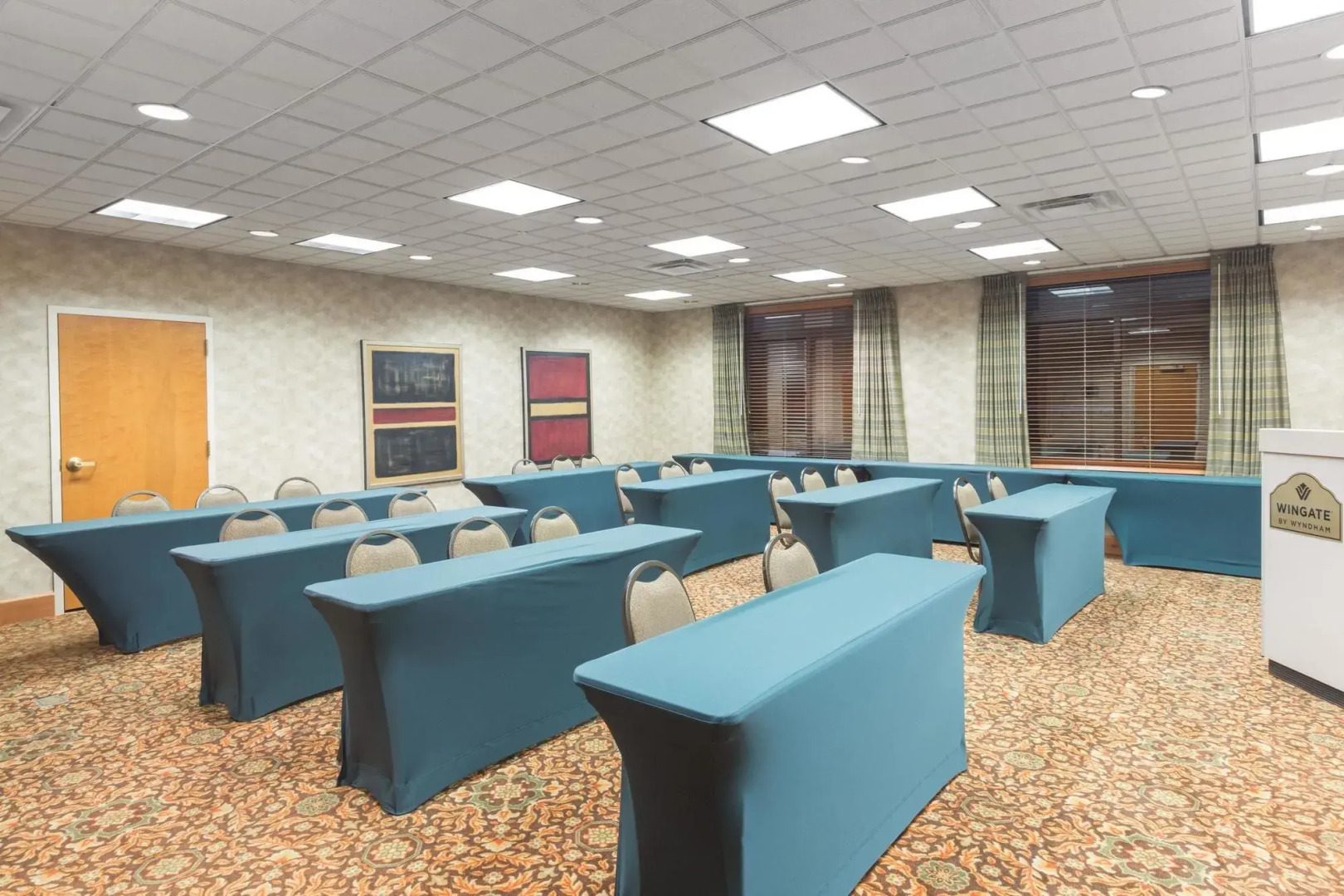 Spark by Hilton Tupelo