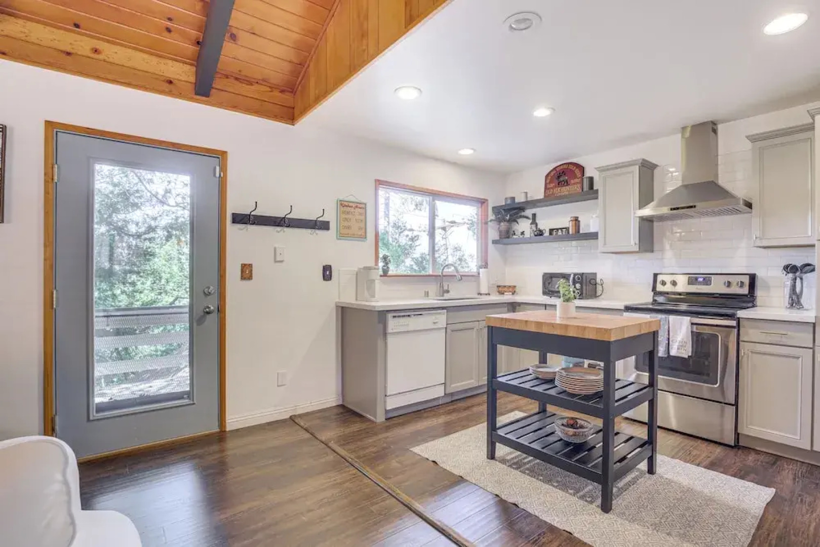Lake Arrowhead Retreat By Snow Valley Mtn Resort!