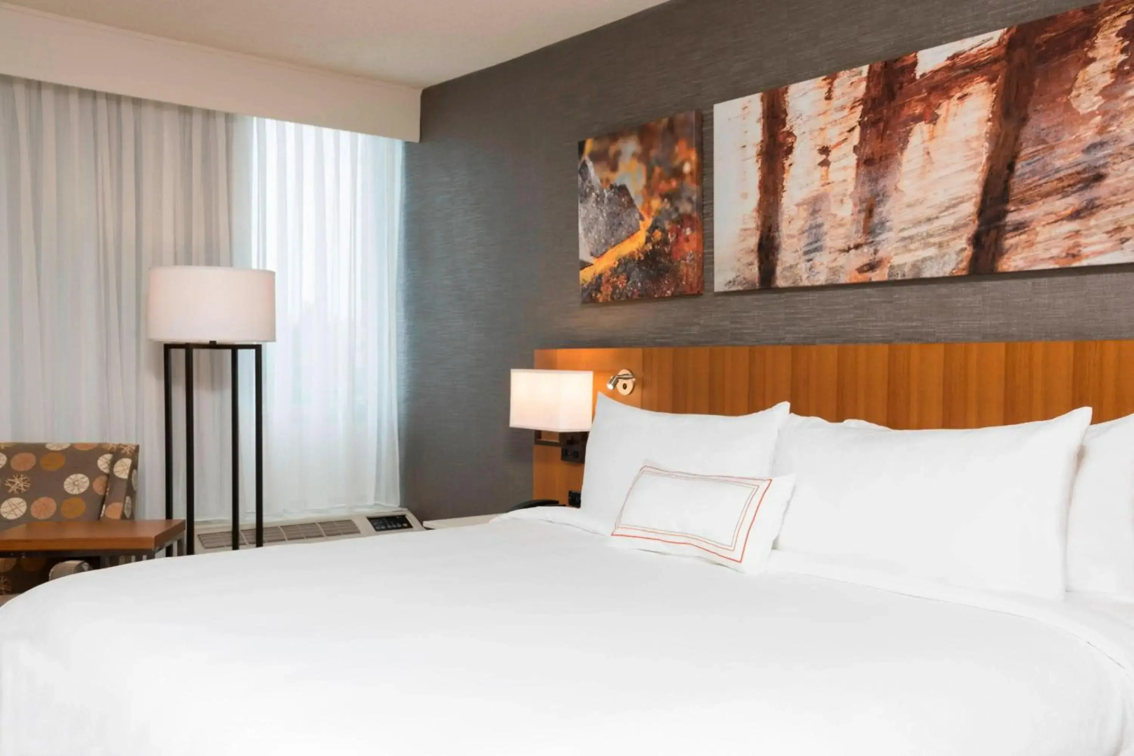 Sonesta Hotel Grand Rapids Airport