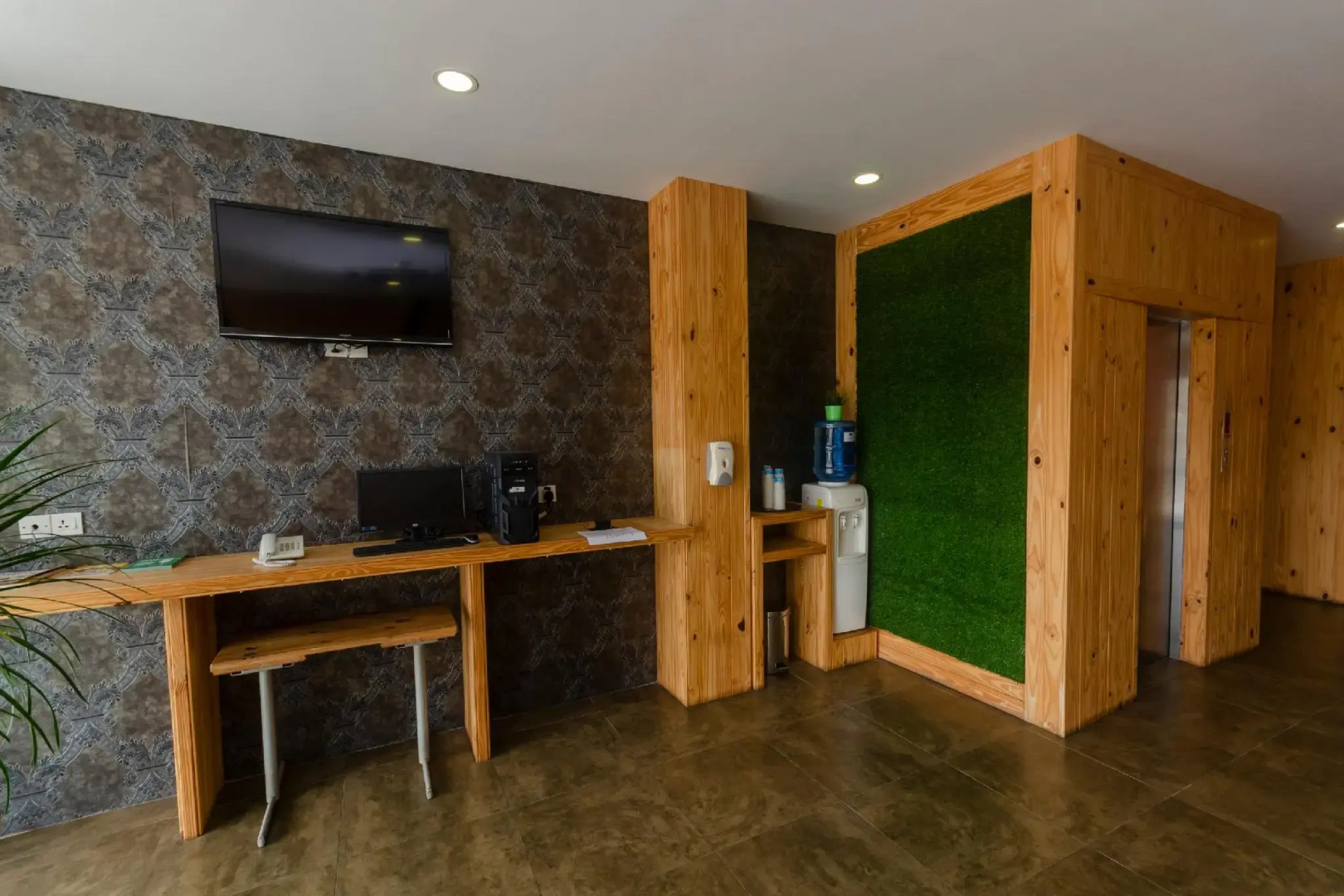 OYO 574 Rs Boutique Hotel