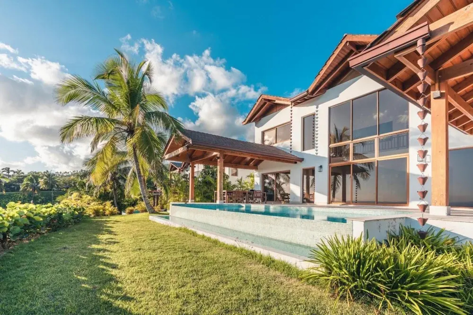 Amazing Villa With Ocean View at Puerto Bahia E6