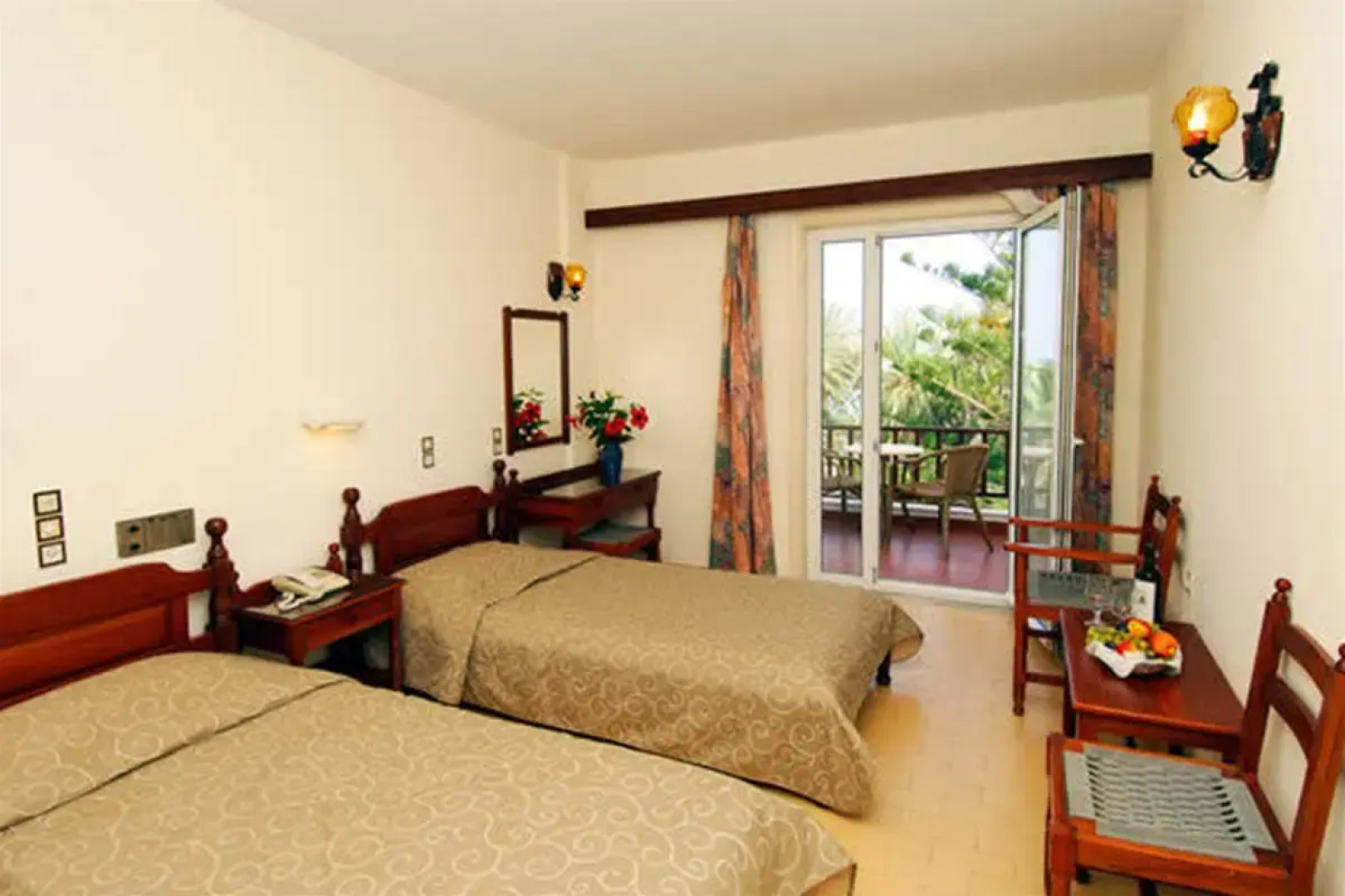 Zeus Hotels Palm Beach